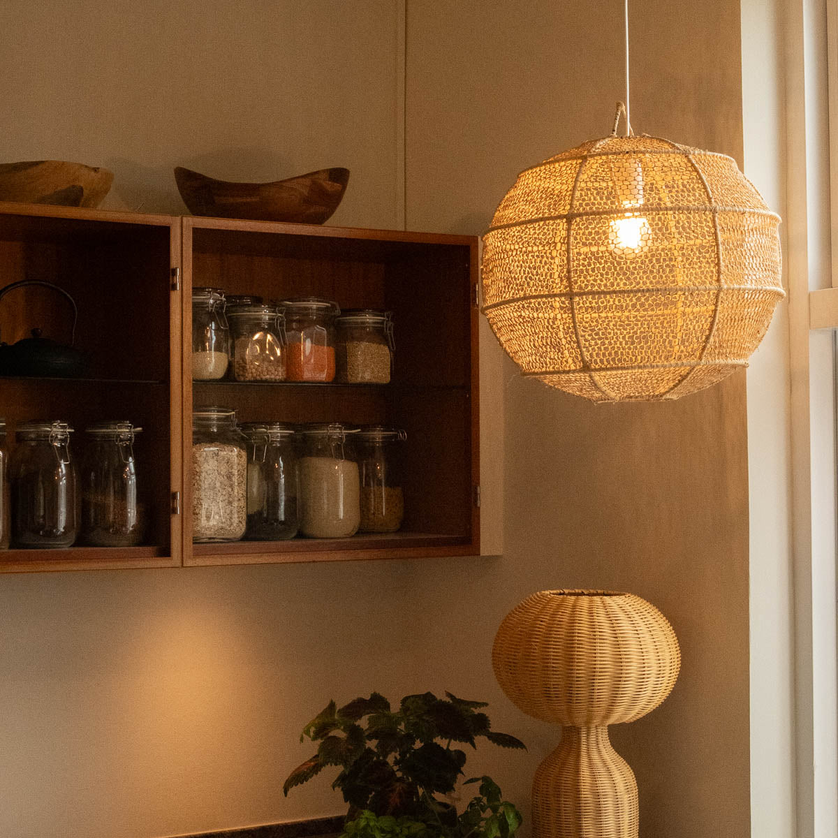 Marokkansk håndlavet lampe i raffia - rund 40 cm