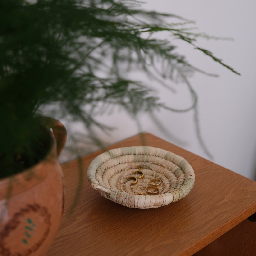 Håndflettet rund kurv